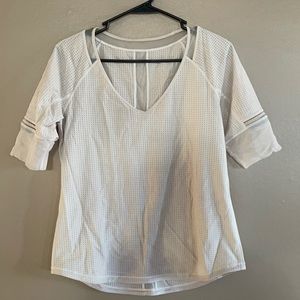 Lululemon tee